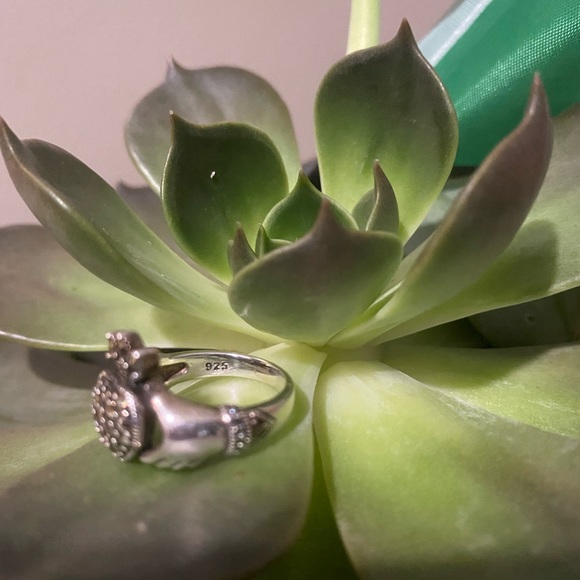 Claddagh ring - Picture 4 of 9